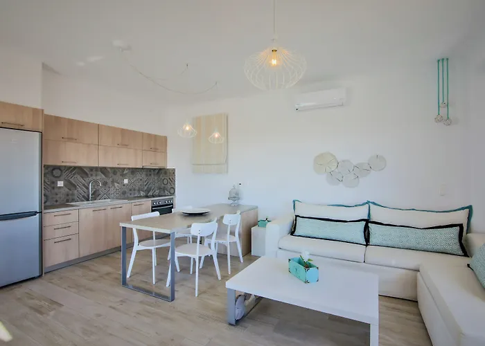 Evi & * Mykonos Town