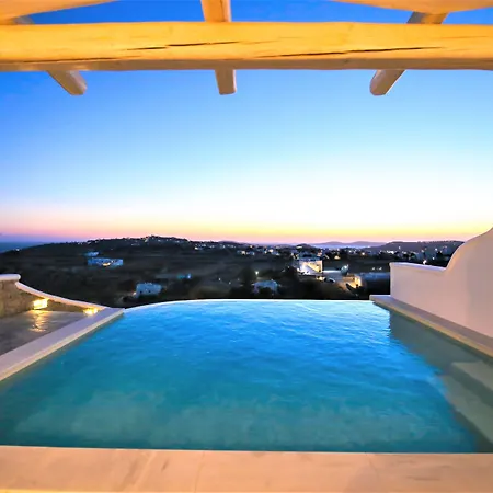 Evi & Mykonos Town