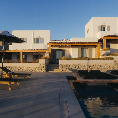Evi & * Mykonos Town
